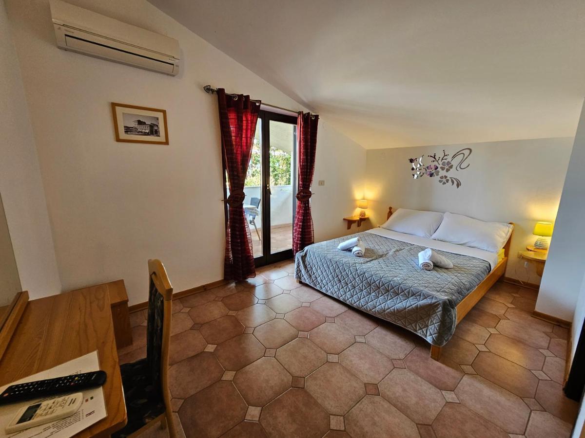 & Gaspar Guest house