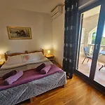 Apartments & Rooms Gaspar